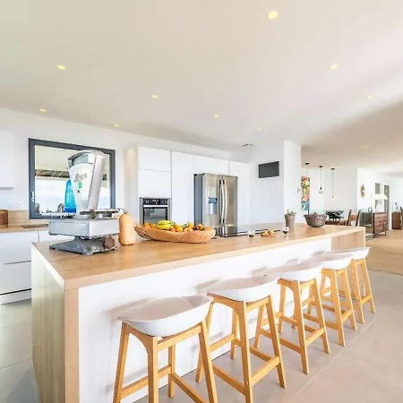 Villa Villa Ajaccio, 8 Pieces, 14 Personnes - Fr-1-61-570
